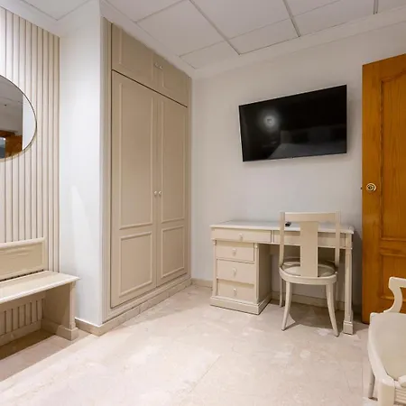 Hotel Sacromonte 3*