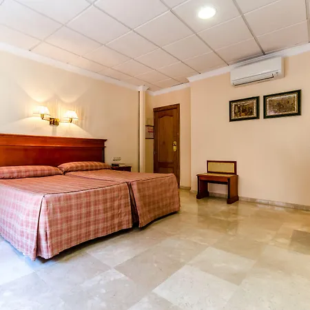 Hotel Sacromonte 3*